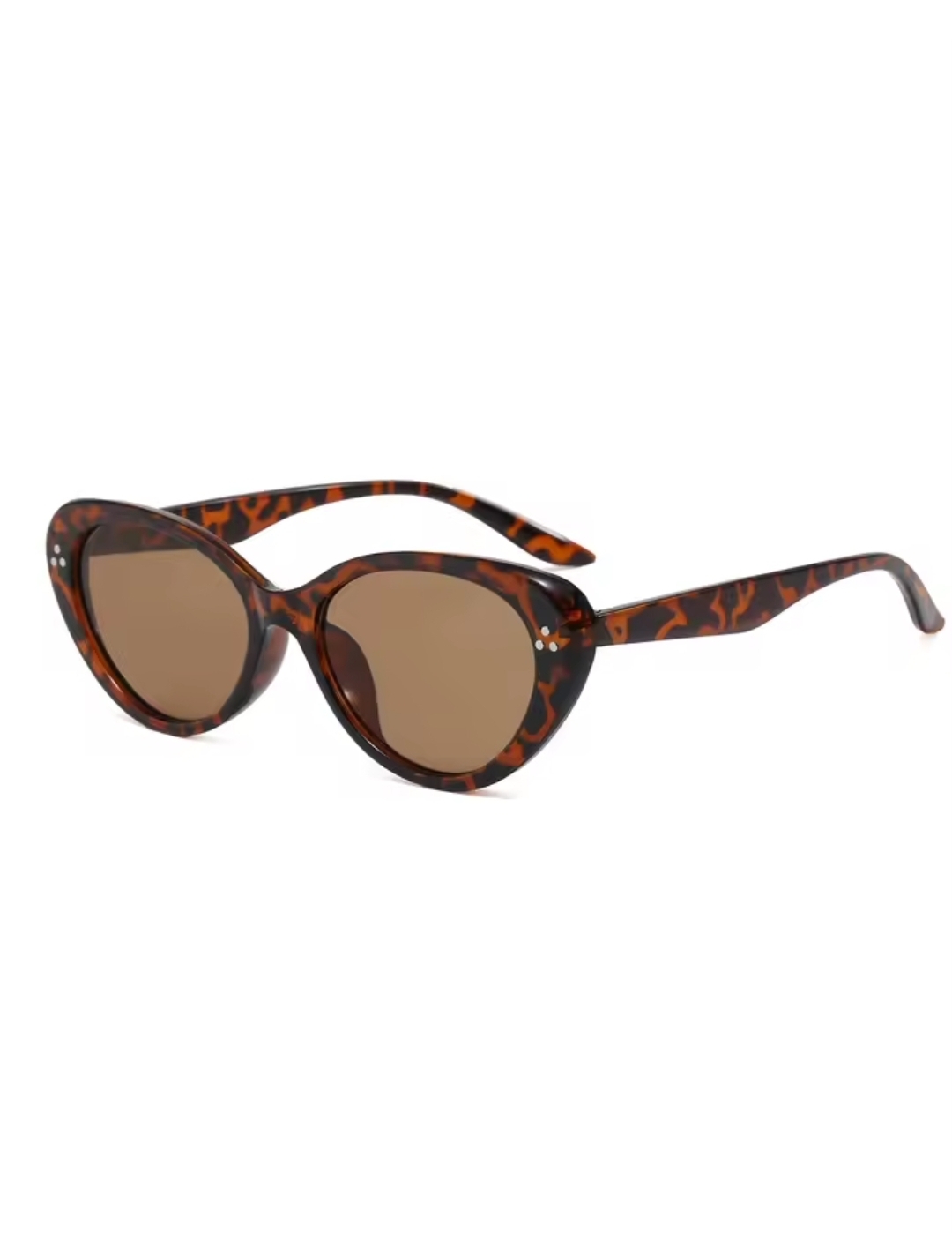 Tortoise cat-eye with rivets