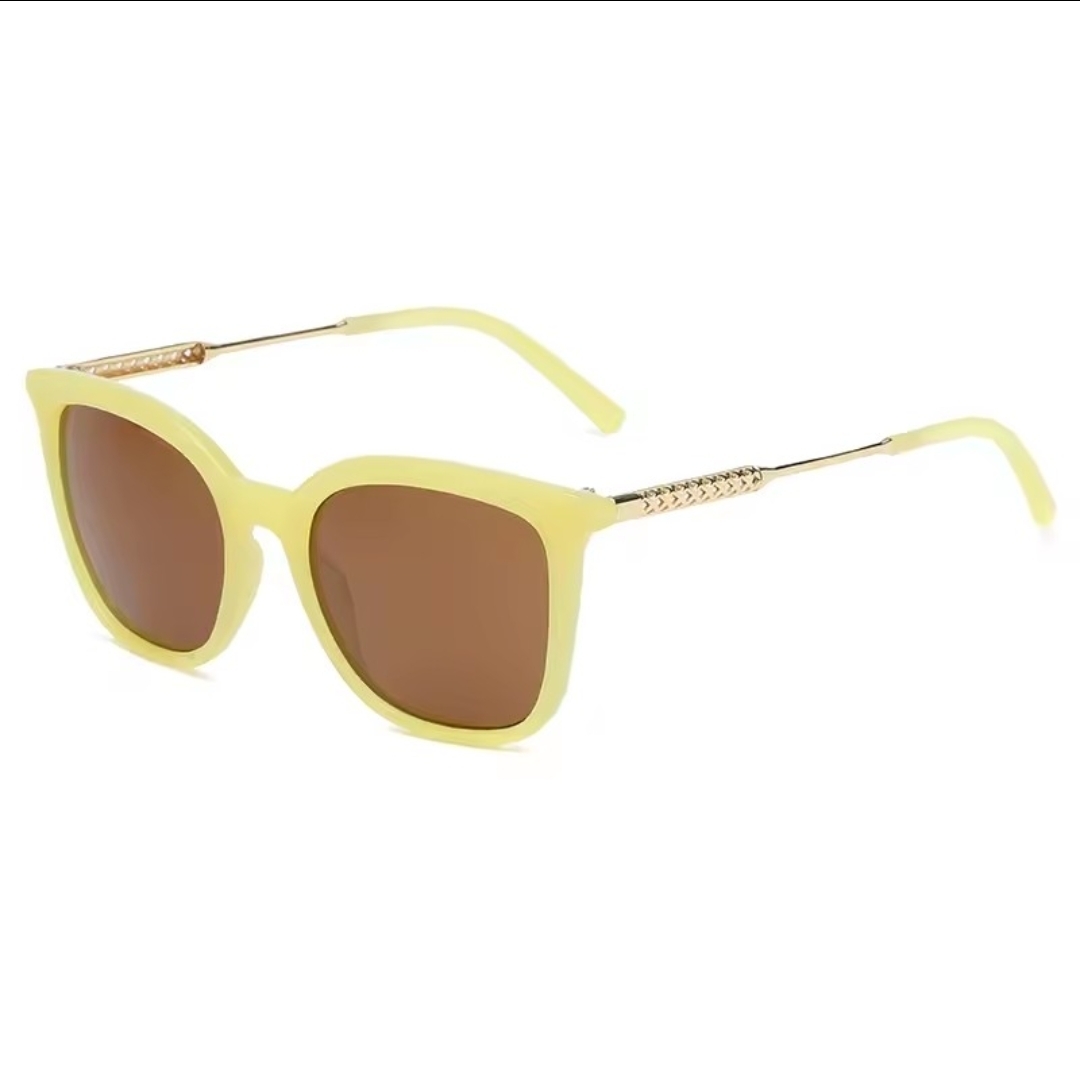 Pale yellow squared