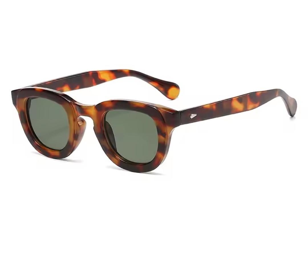 Chunky tortoise panto with G15 lenses